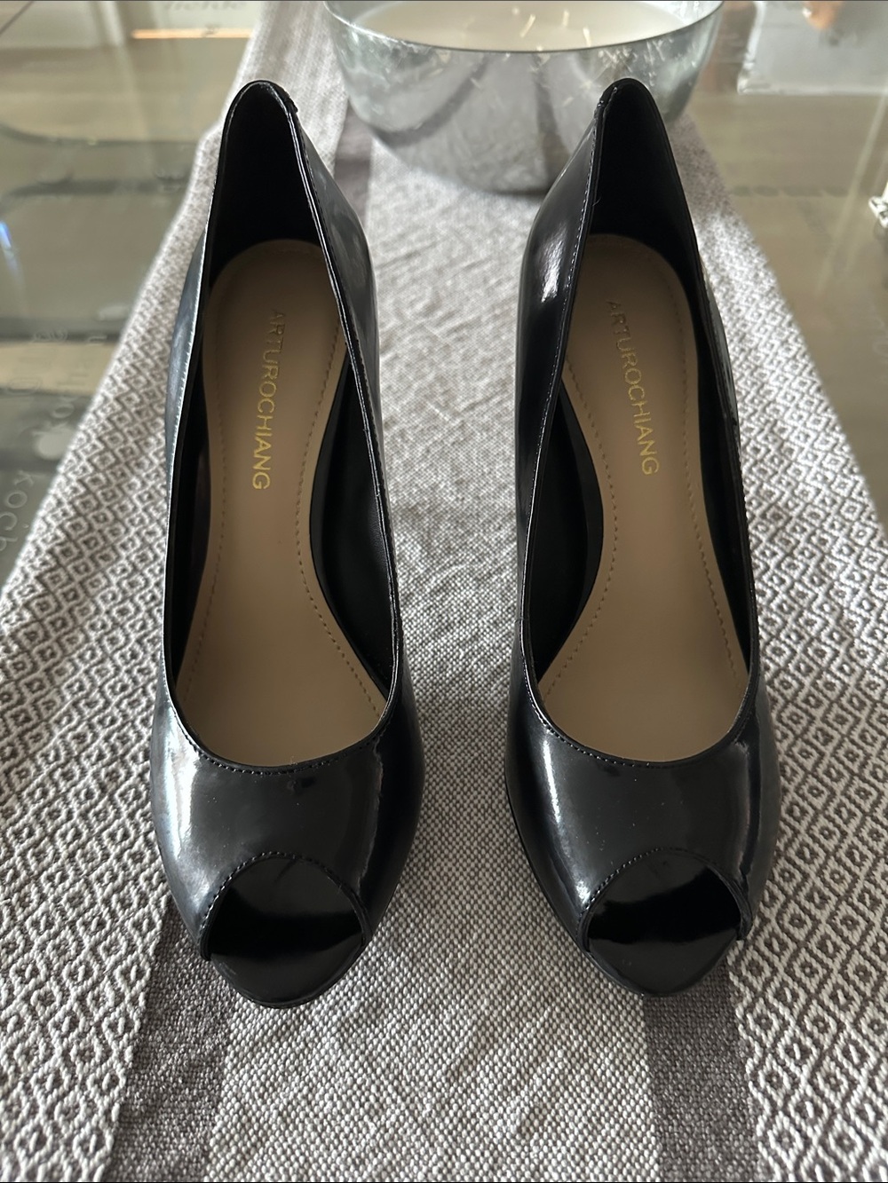 Arturo Chiang Black Patent Peep-Toe Heels size 8